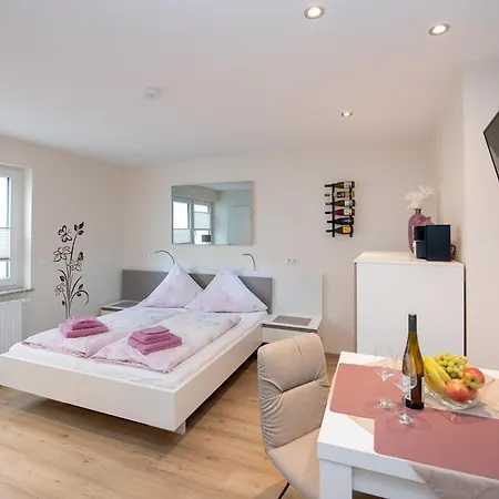 Studio Apartment Am Historischen Matthiasturm Neef Экстерьер фото