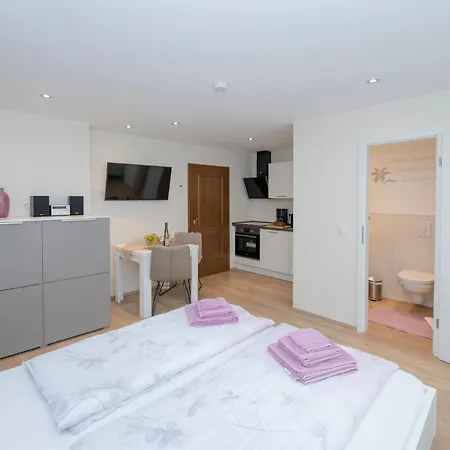 Studio Apartment Am Historischen Matthiasturm Neef Экстерьер фото